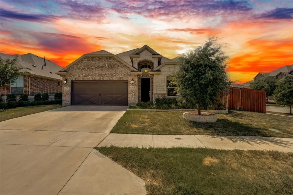 277 Mineral Point Drive Aledo, TX 76008