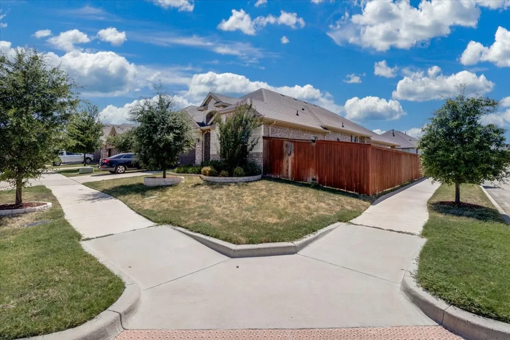 277 Mineral Point Drive Aledo, TX 76008