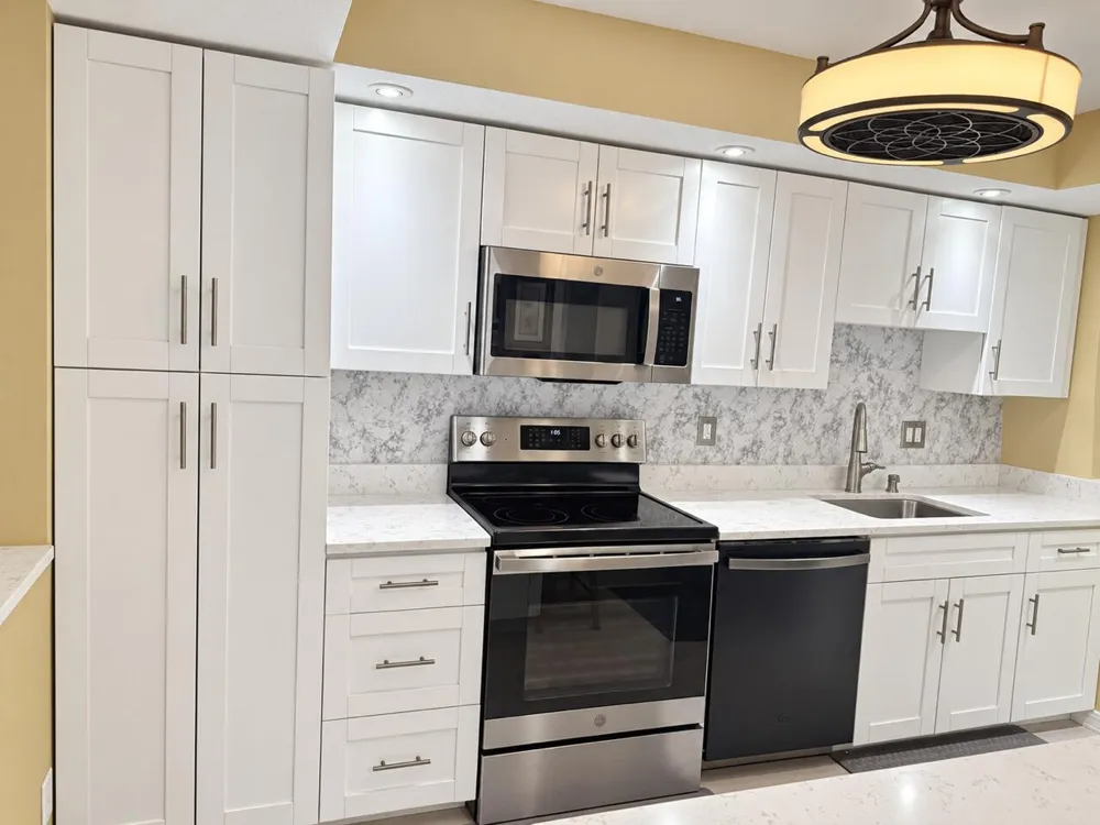 3154 Via Poinciana #115 Lake Worth, FL 33467