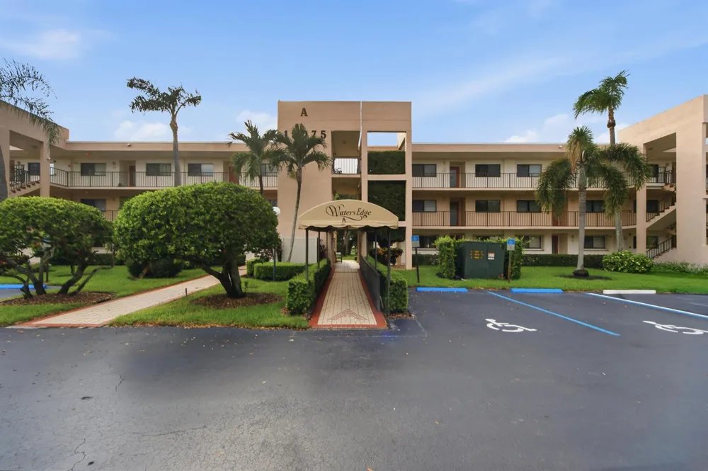 15075 WITNEY Rd #303 Delray Beach, FL 33484