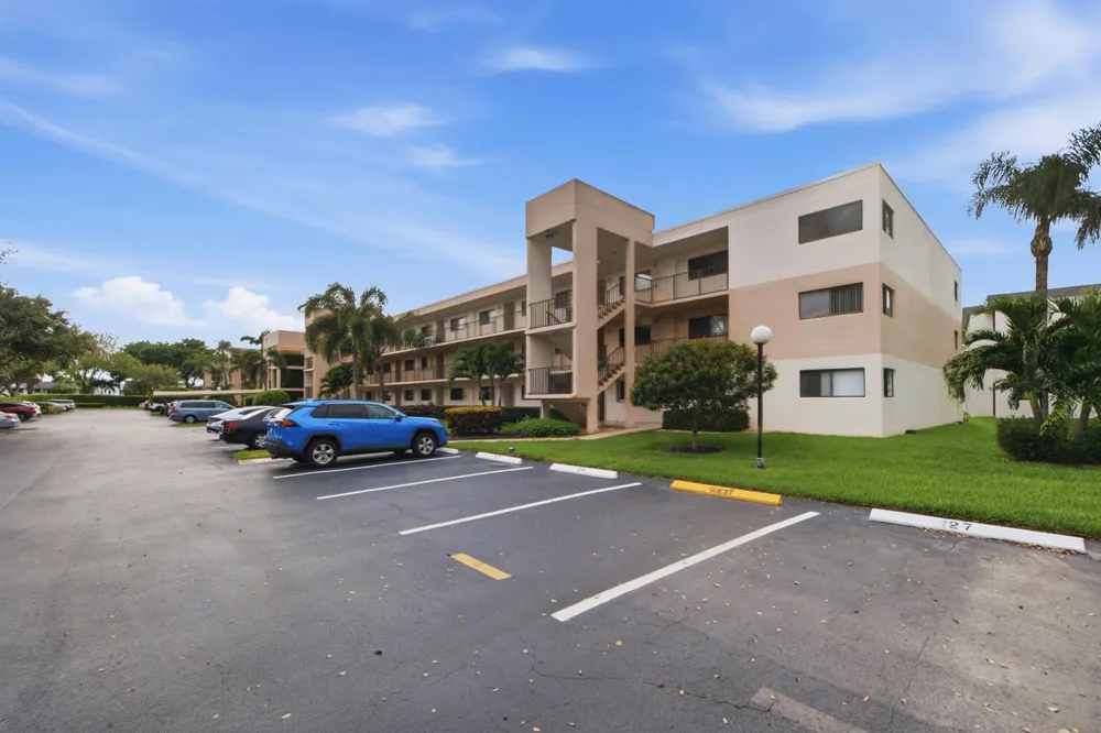 15075 WITNEY Rd #303 Delray Beach, FL 33484