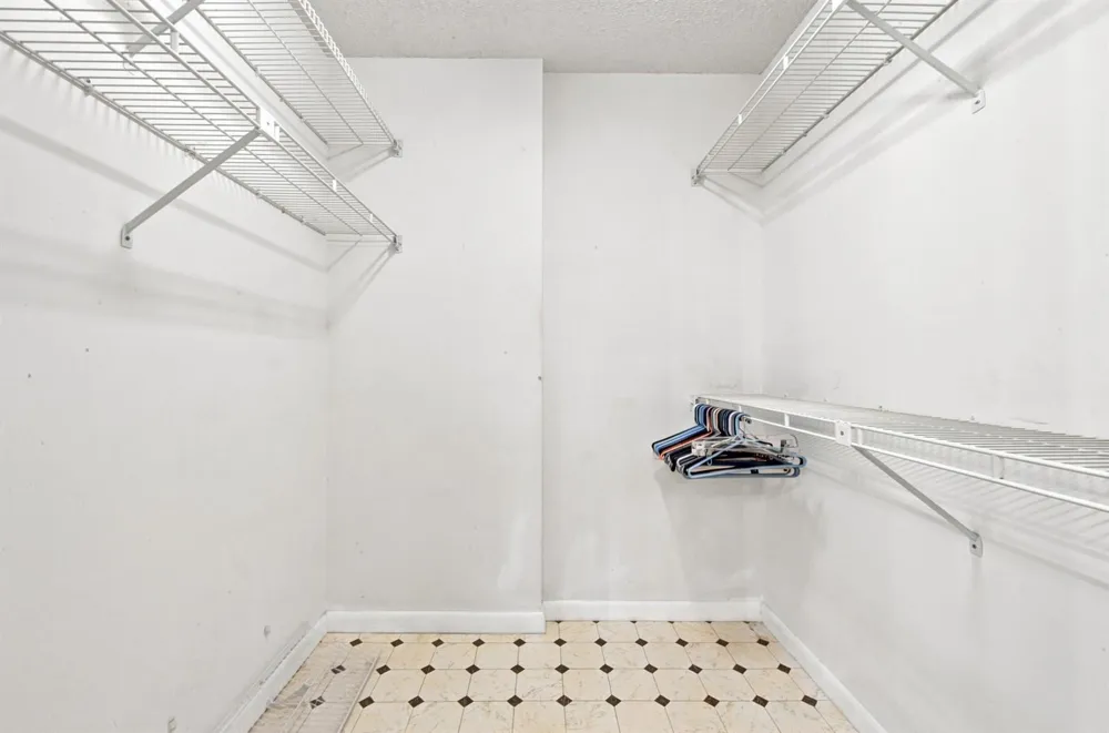 15075 WITNEY Rd #303 Delray Beach, FL 33484