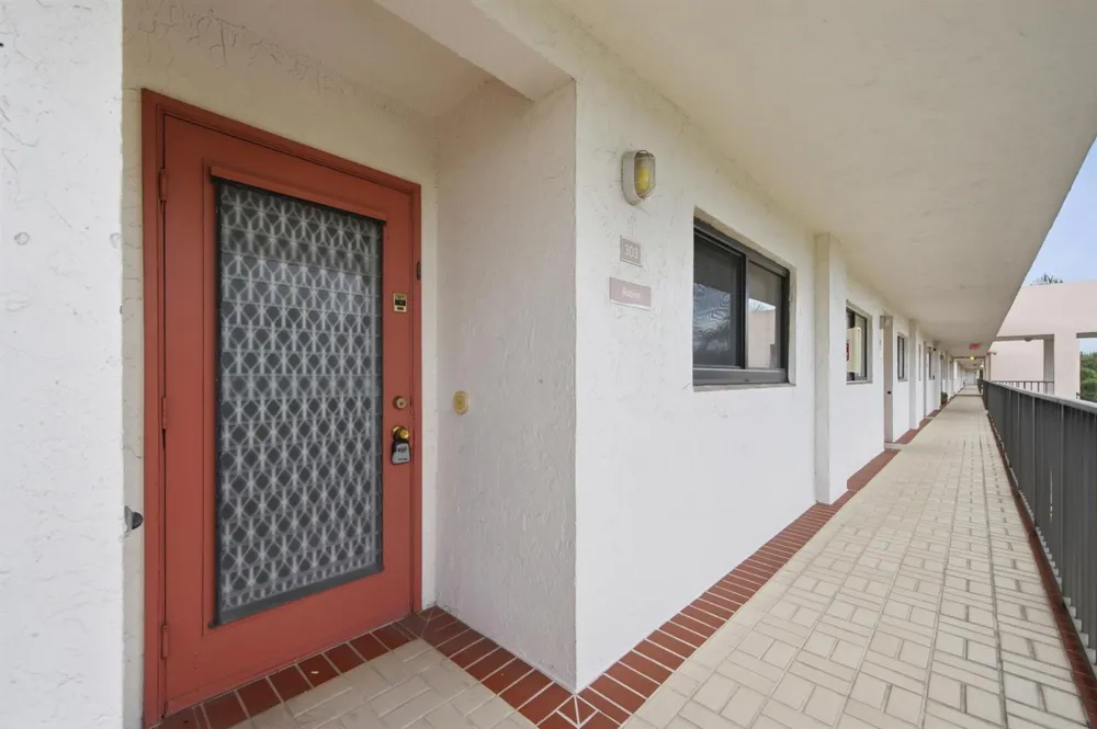 15075 WITNEY Rd #303 Delray Beach, FL 33484