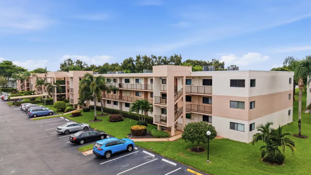 15075 WITNEY Rd #303 Delray Beach, FL 33484