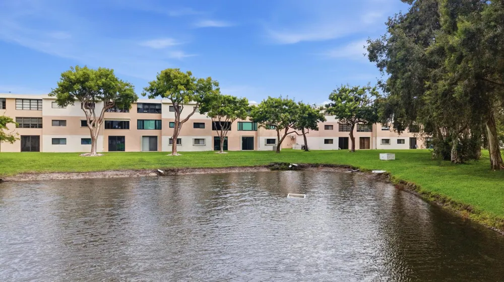 15075 WITNEY Rd #303 Delray Beach, FL 33484