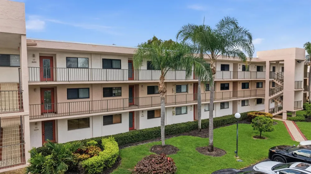 15075 WITNEY Rd #303 Delray Beach, FL 33484