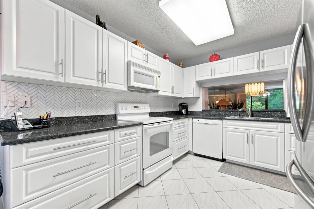 15075 WITNEY Rd #303 Delray Beach, FL 33484