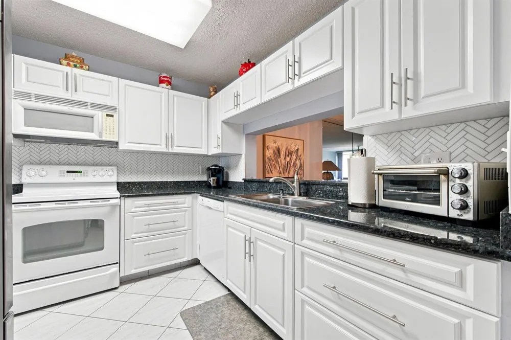 15075 WITNEY Rd #303 Delray Beach, FL 33484
