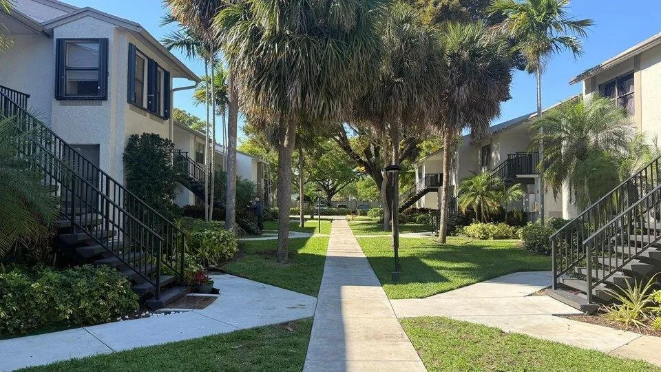 1230 S MILITARY TRAIL #2014 Deerfield Beach, FL 33442