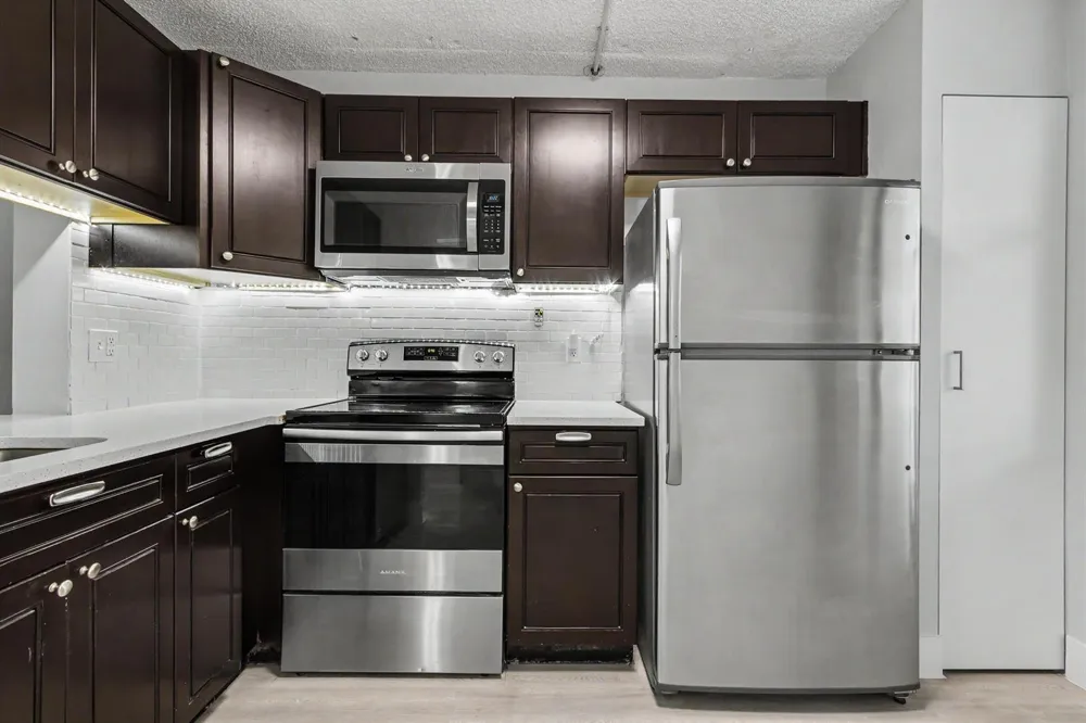 1230 S MILITARY TRAIL #2014 Deerfield Beach, FL 33442