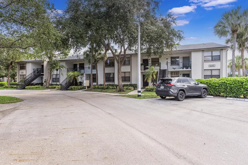 1230 S MILITARY TRAIL #2014 Deerfield Beach, FL 33442
