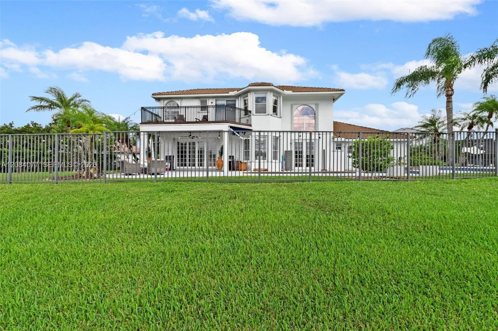 3249 Muirfield Weston, FL 33332