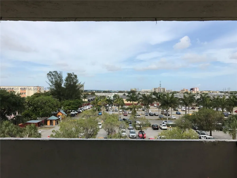 10090 NW 80th Ct #1561 Hialeah Gardens, FL 33016