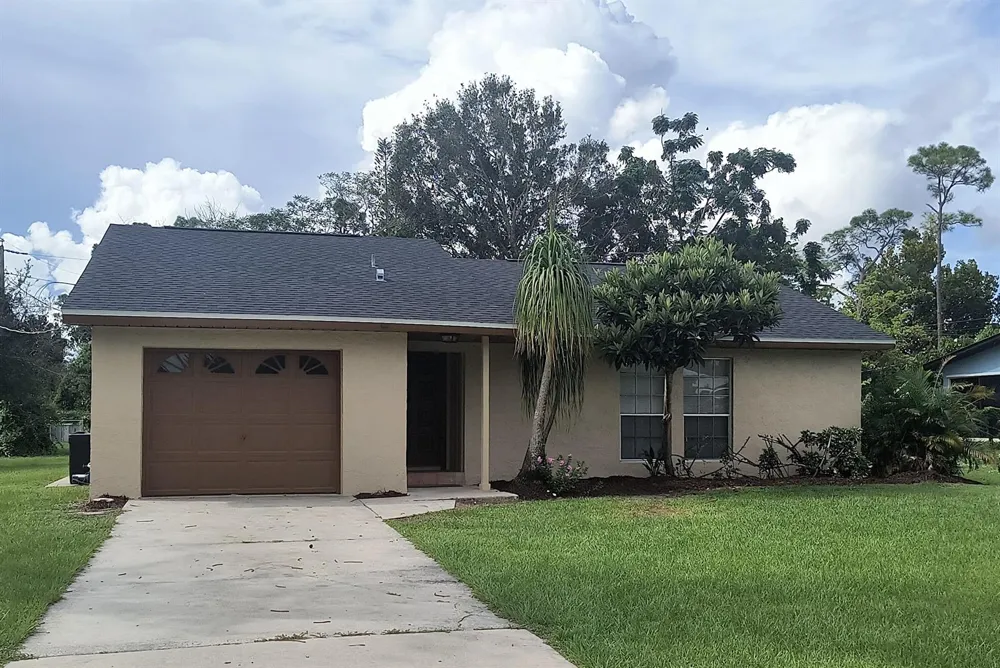 6903 COQUINA AVENUE Fort Pierce, FL 34951