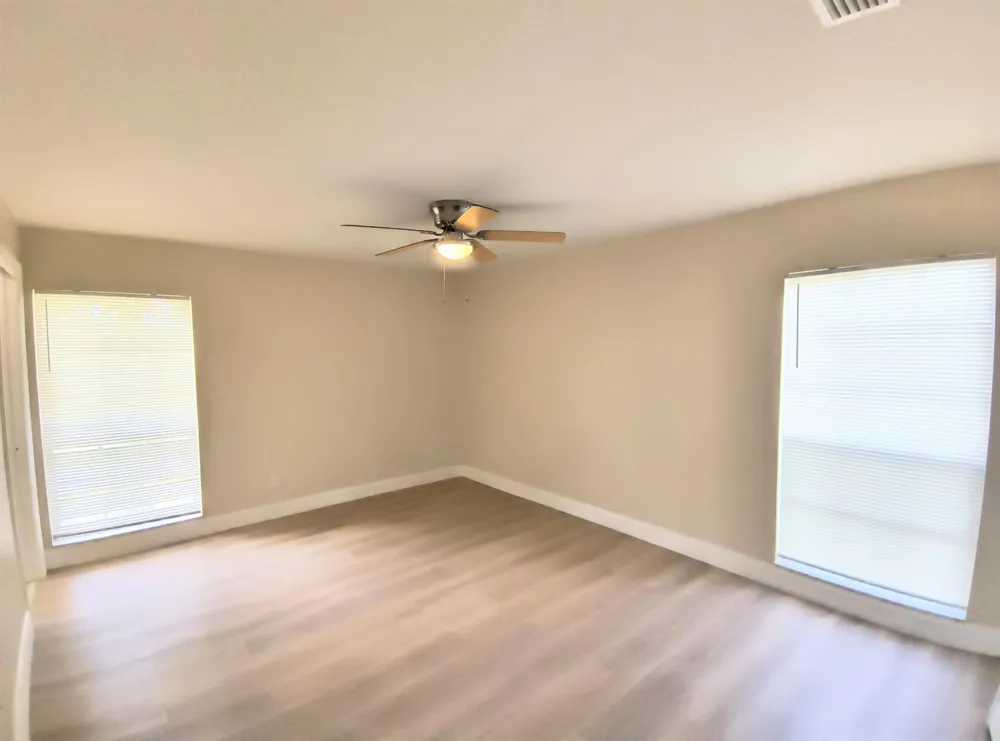 6903 COQUINA AVENUE Fort Pierce, FL 34951