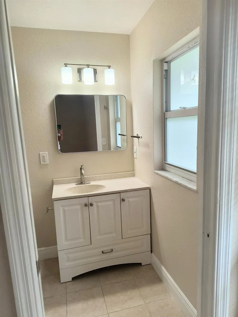 6903 COQUINA AVENUE Fort Pierce, FL 34951