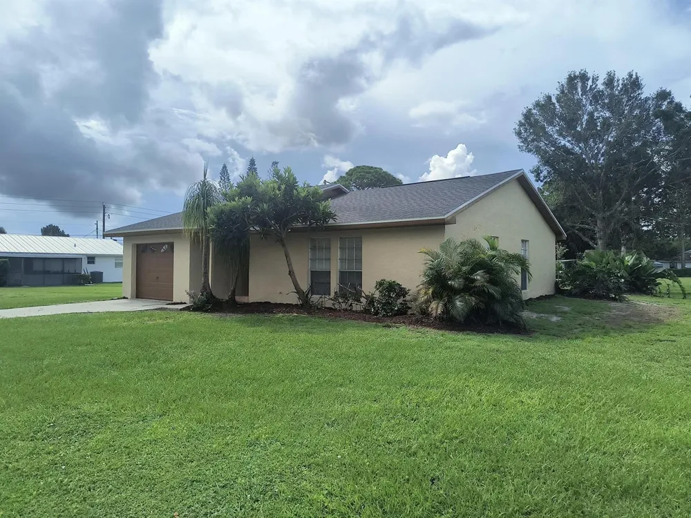 6903 COQUINA AVENUE Fort Pierce, FL 34951