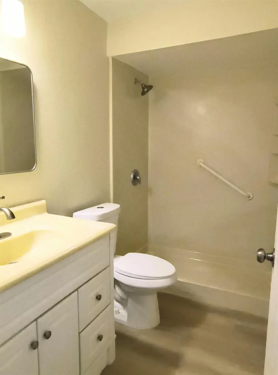 6903 COQUINA AVENUE Fort Pierce, FL 34951