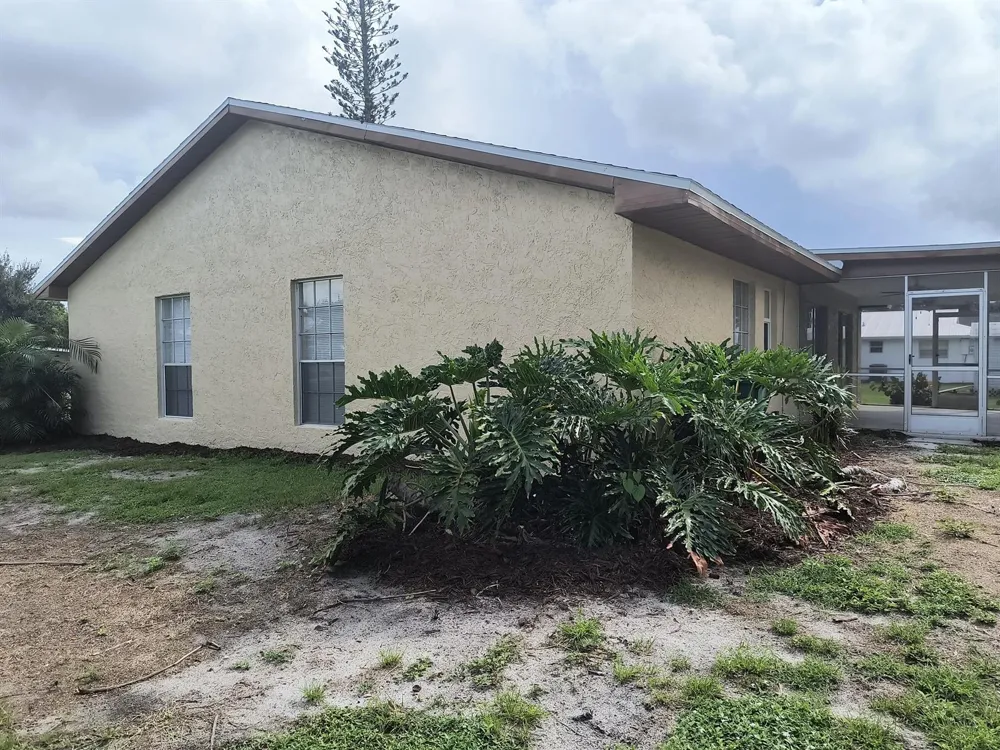 6903 COQUINA AVENUE Fort Pierce, FL 34951