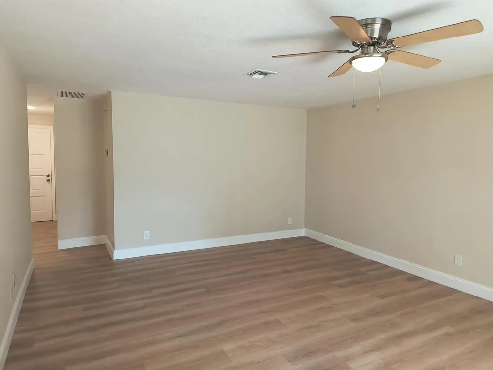 6903 COQUINA AVENUE Fort Pierce, FL 34951