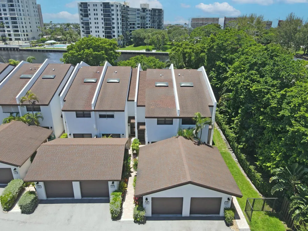 1301 RIVERSIDE DRIVE #19 Pompano Beach, FL 33062