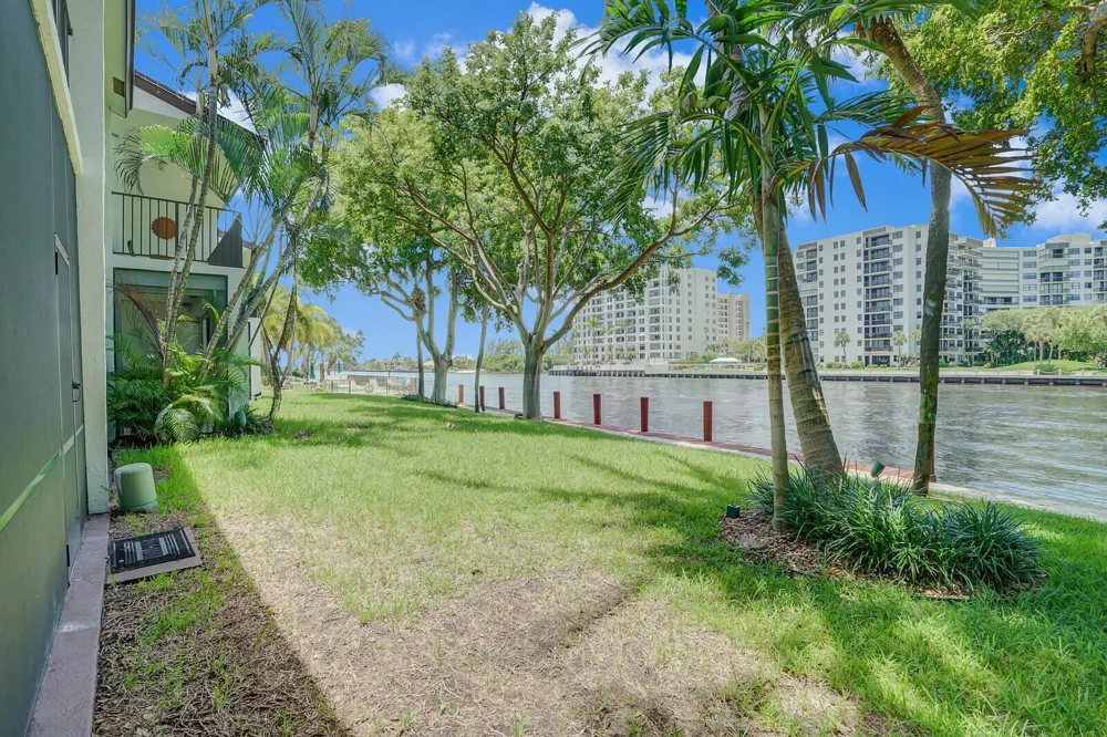 1301 RIVERSIDE DRIVE #19 Pompano Beach, FL 33062