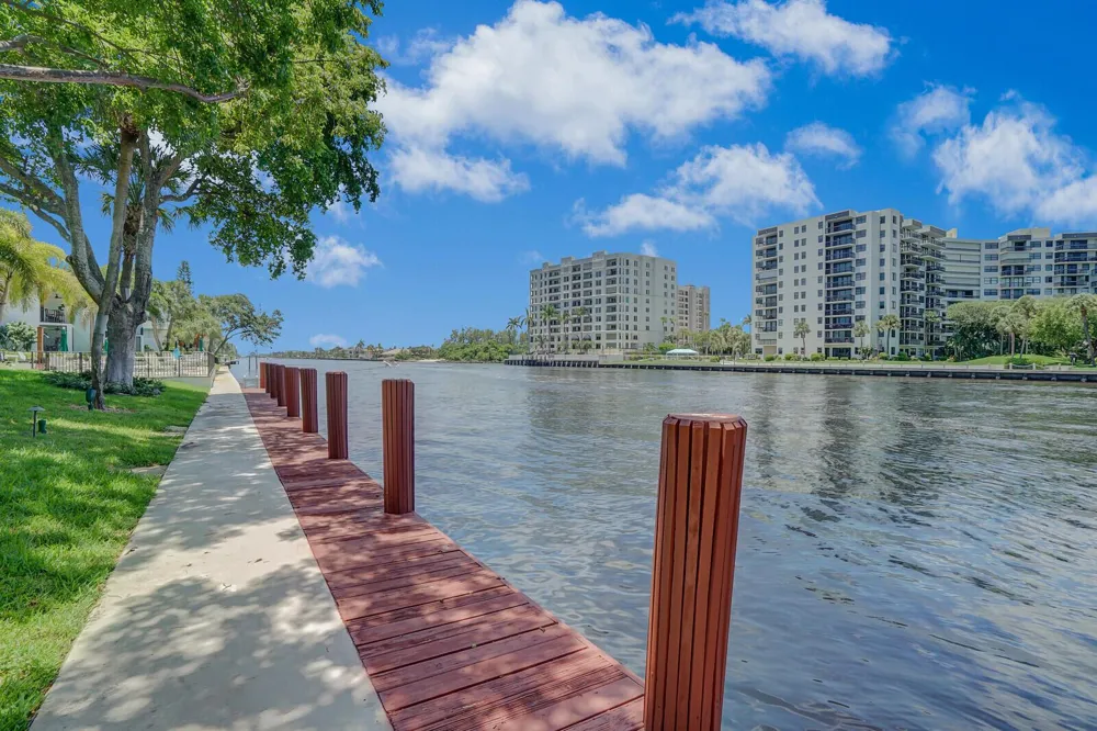 1301 RIVERSIDE DRIVE #19 Pompano Beach, FL 33062