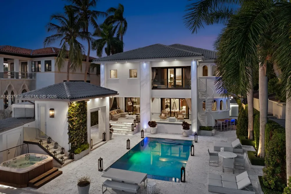 176 S Hibiscus Drive Miami Beach, FL 33139