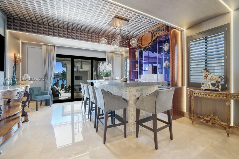 176 S Hibiscus Drive Miami Beach, FL 33139