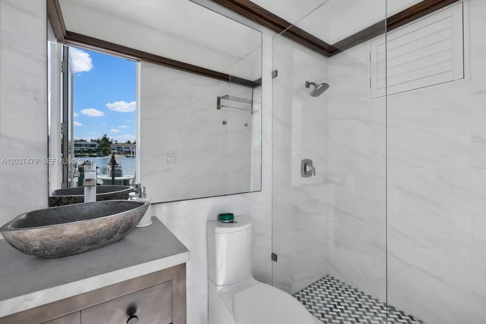 176 S Hibiscus Drive Miami Beach, FL 33139