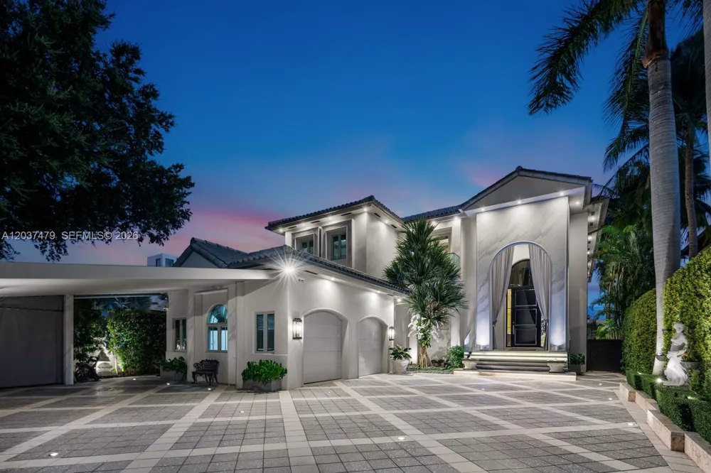 176 S Hibiscus Drive Miami Beach, FL 33139