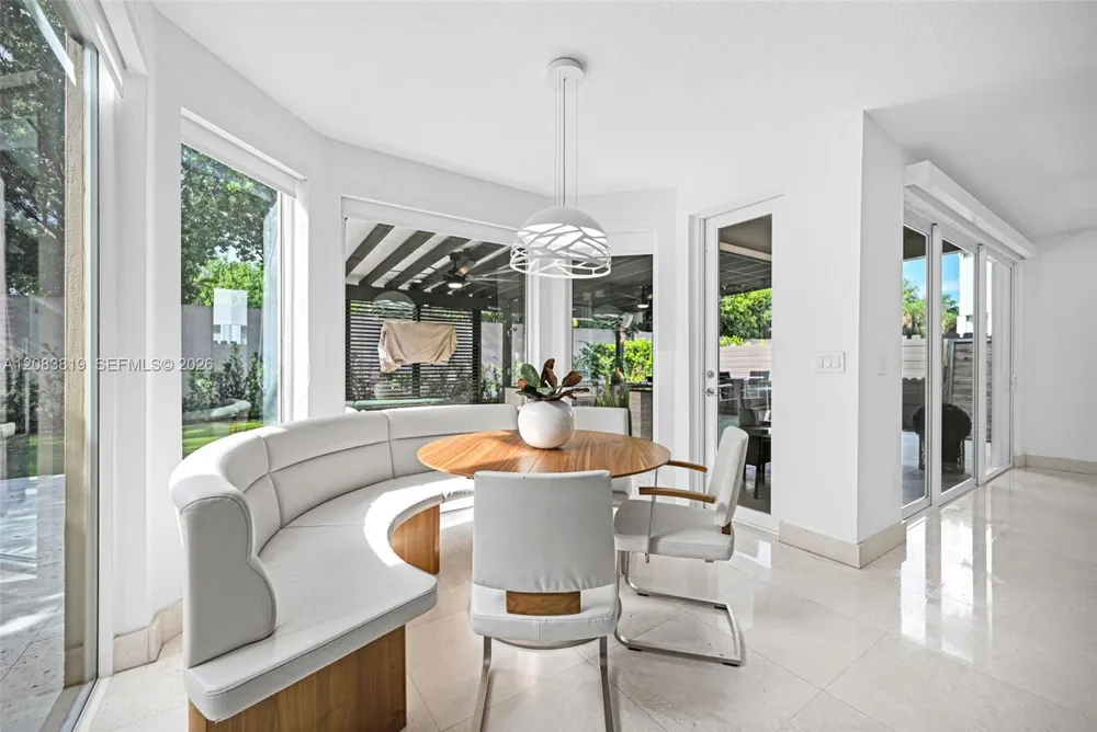 10957 NW 73rd Ter Doral, FL 33178