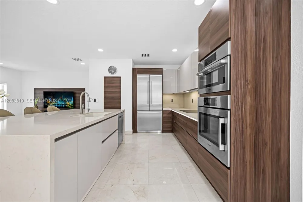 10957 NW 73rd Ter Doral, FL 33178