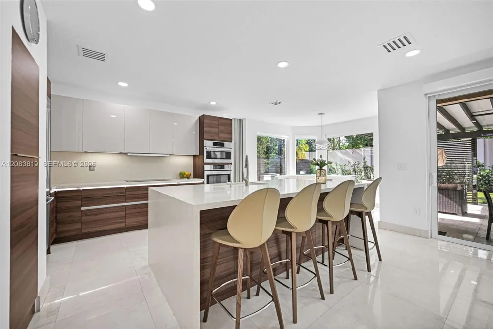 10957 NW 73rd Ter Doral, FL 33178