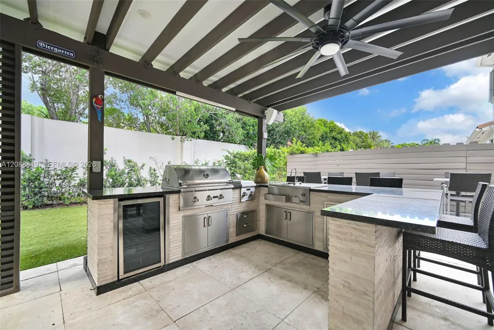 10957 NW 73rd Ter Doral, FL 33178