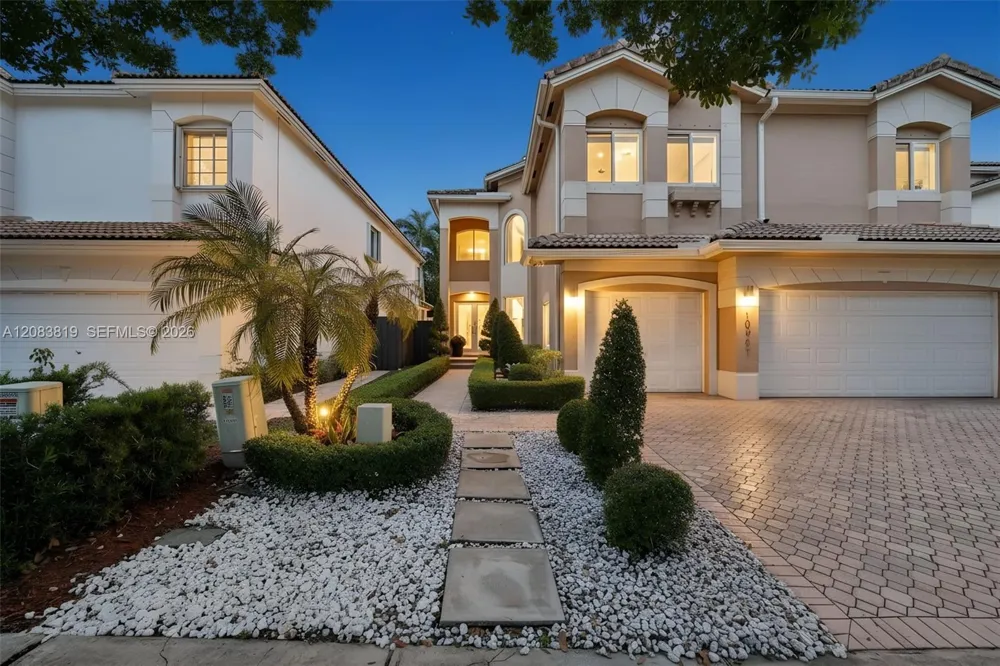 10957 NW 73rd Ter Doral, FL 33178