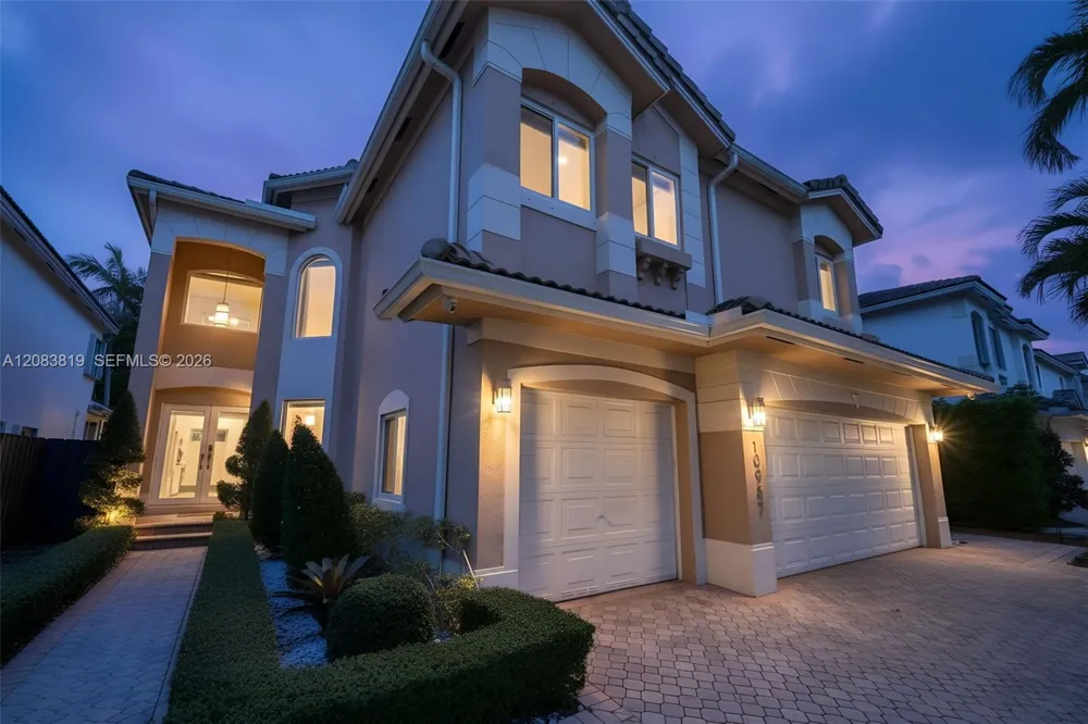 10957 NW 73rd Ter Doral, FL 33178