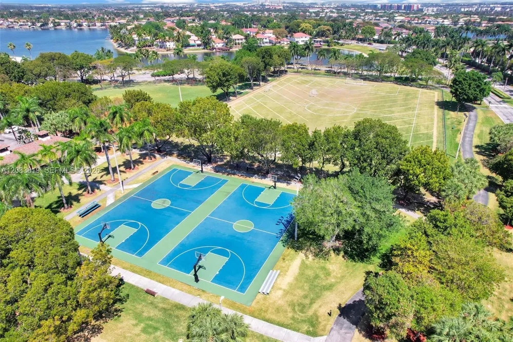 10957 NW 73rd Ter Doral, FL 33178