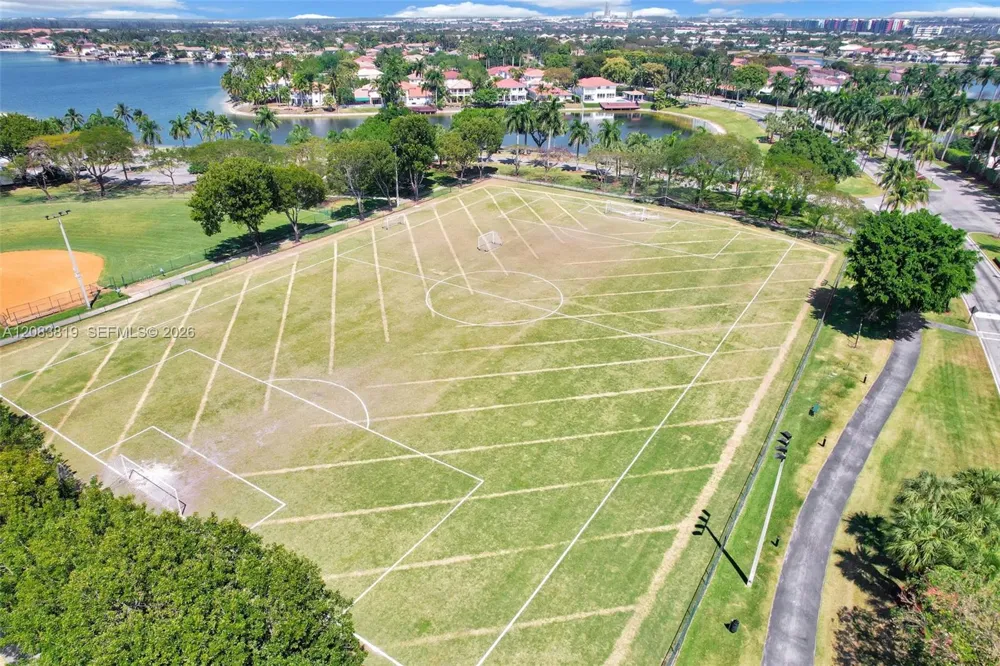 10957 NW 73rd Ter Doral, FL 33178