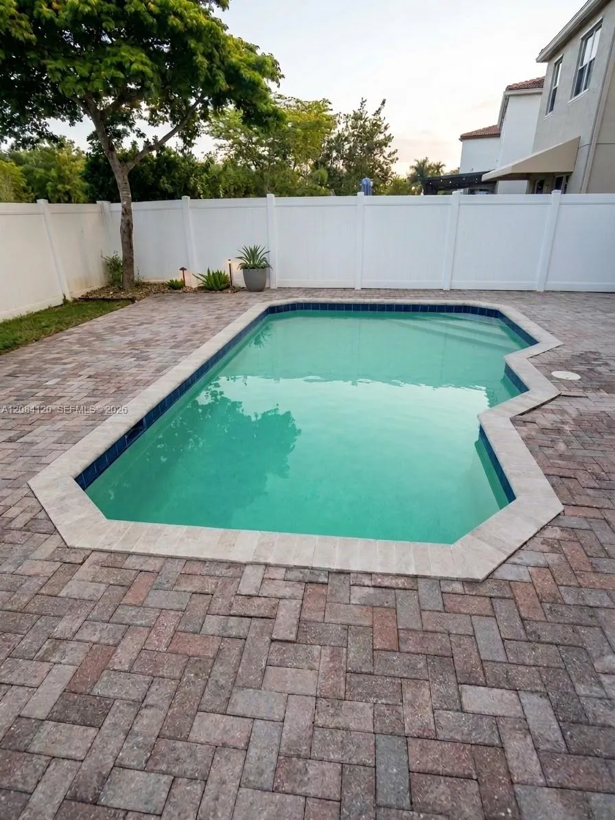 878 NE 191st St Miami, FL 33179