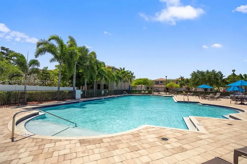 878 NE 191st St Miami, FL 33179