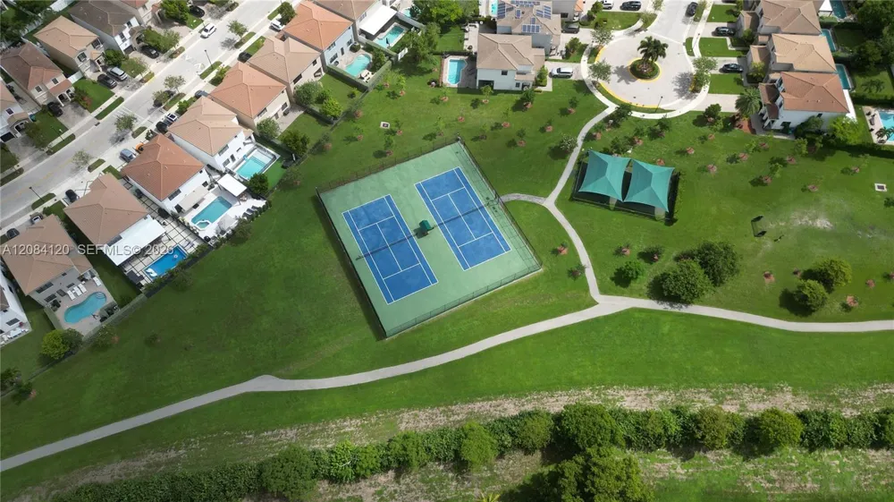 878 NE 191st St Miami, FL 33179