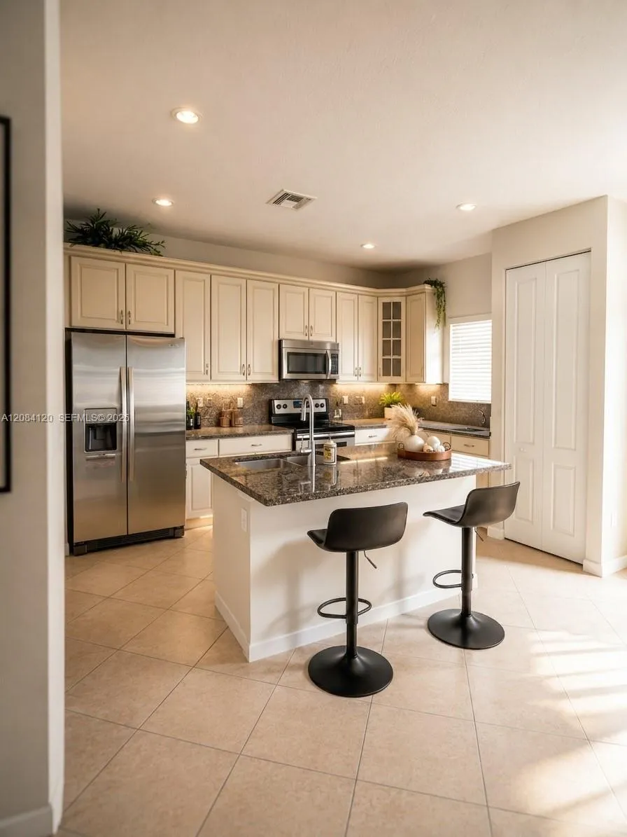 878 NE 191st St Miami, FL 33179