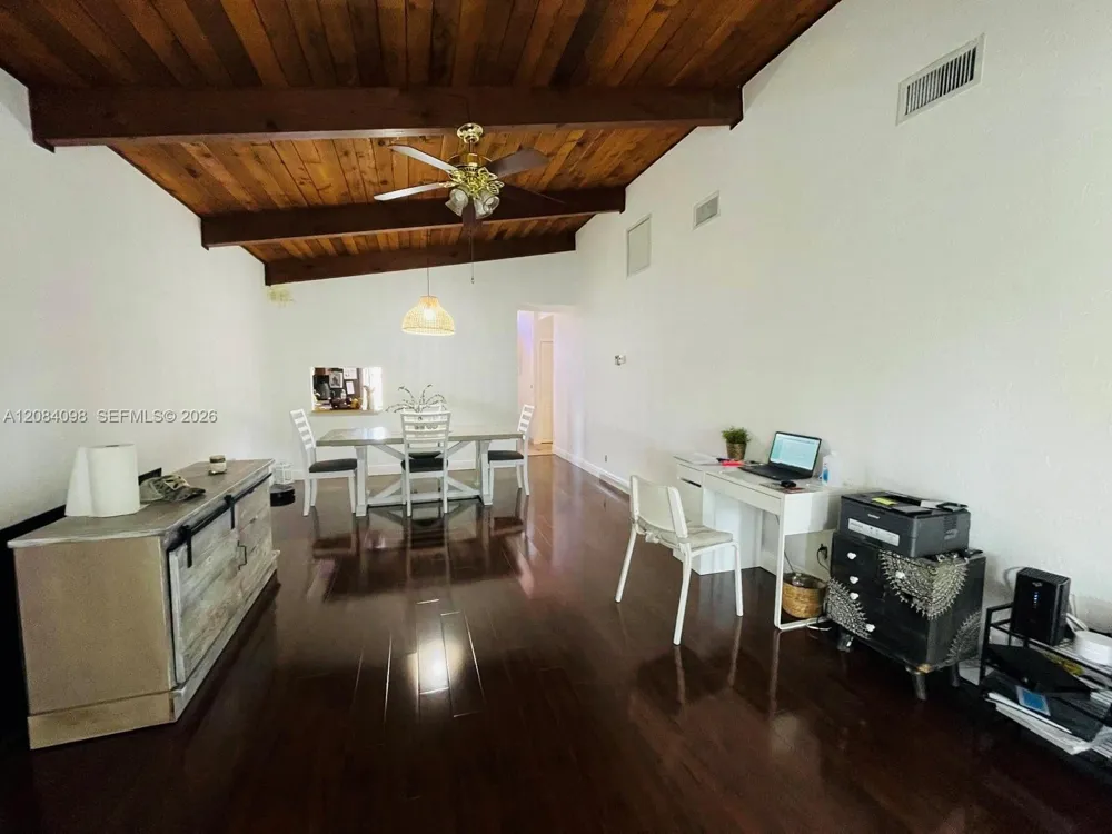 332 Briarwood Cir #2-19 Hollywood, FL 33024