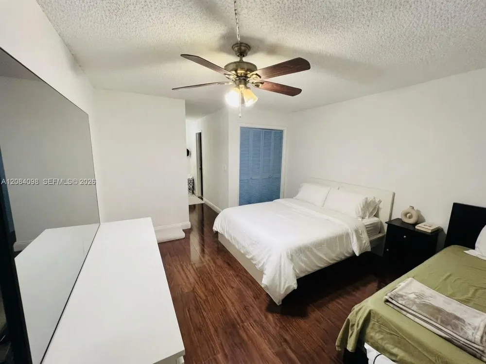 332 Briarwood Cir #2-19 Hollywood, FL 33024