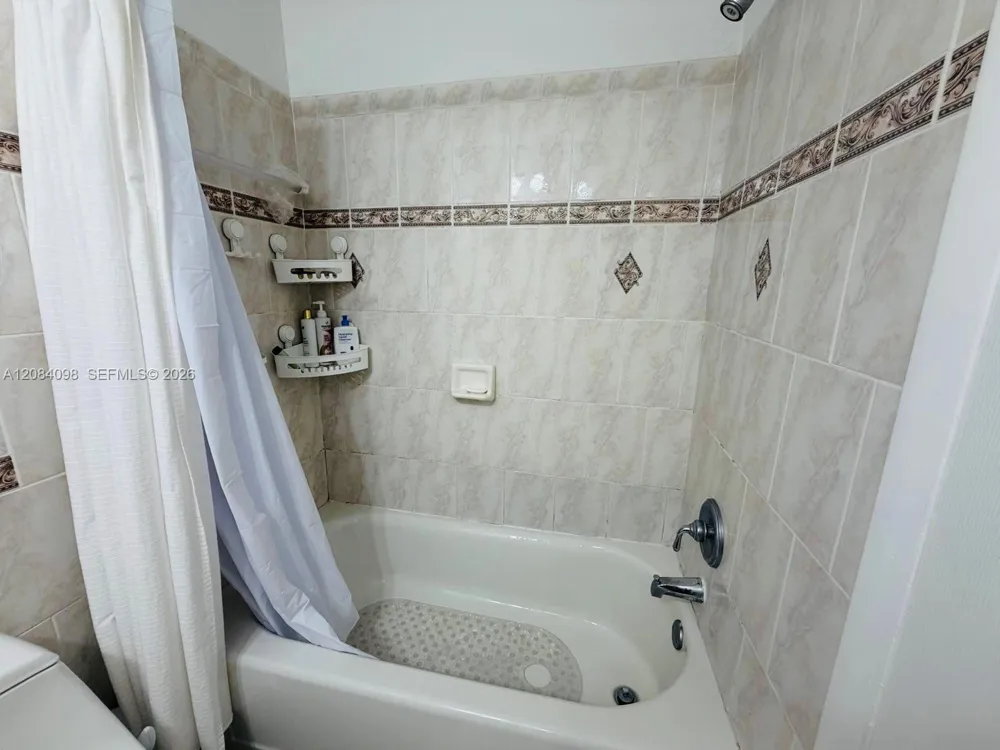 332 Briarwood Cir #2-19 Hollywood, FL 33024