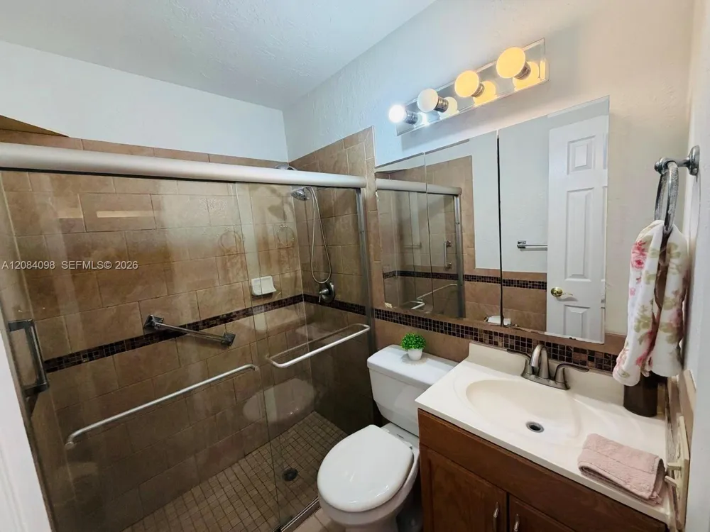 332 Briarwood Cir #2-19 Hollywood, FL 33024