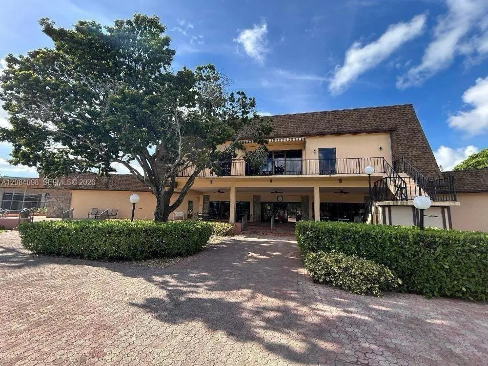 332 Briarwood Cir #2-19 Hollywood, FL 33024