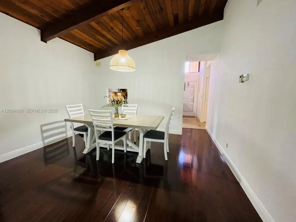 332 Briarwood Cir #2-19 Hollywood, FL 33024