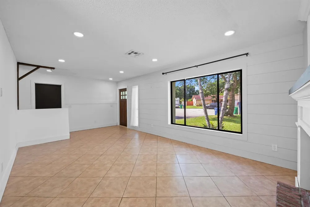9965 NW 23RD STREET Coral Springs, FL 33065